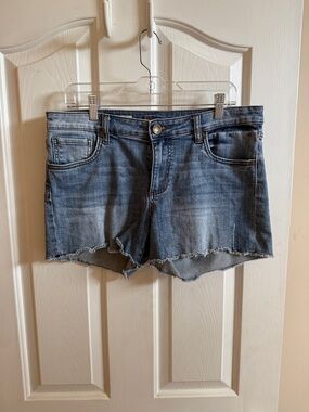 🌸 Kut from the cloth:  Women's Light Blue Denim Cutoff Shorts